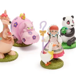 ''it's a small world'' Figure Set